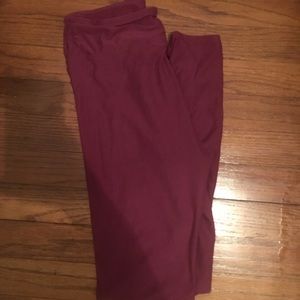 Deep maroon OS leggings